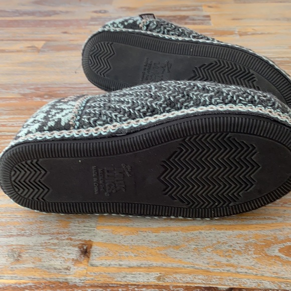 Muks Luks slippers- women’s size 7-8 NWOT - Picture 2 of 5
